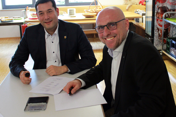 B&uuml;rgermeister Markus Hollemann und Oberb&uuml;rgermeister Stefan Schlatterer