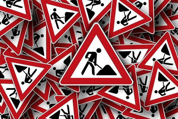 Baustellenverkehrsschilder, rot wei&szlig;