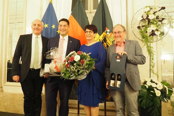 Preisverleihung Wirtschaftsmedaille an Regula Sch&ouml;lly