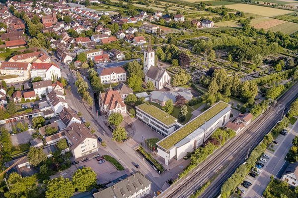 Symbolfoto: Altes und neues Rathaus